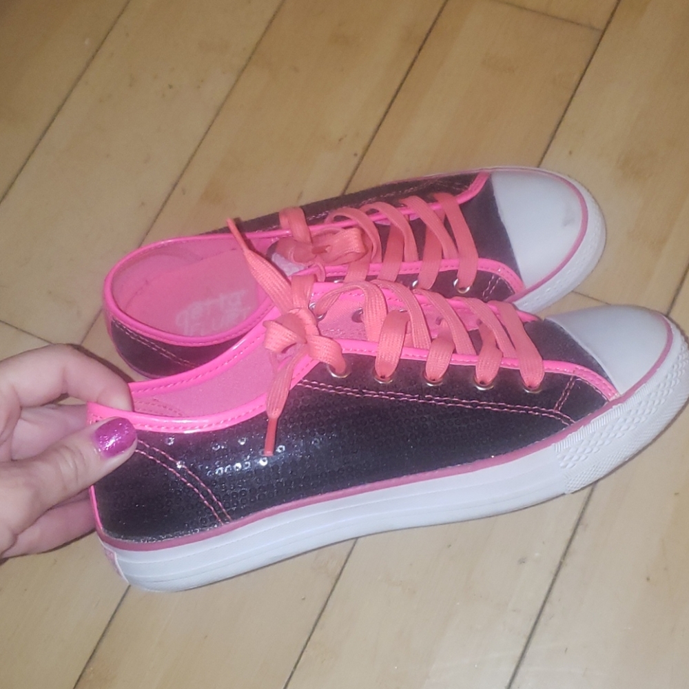 Sequin tennis shoes size 8
